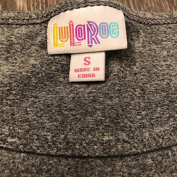 ⭐️SOLD⭐️ Lularoe Women's Size Small Irma Top Solid - Picture 3 of 4